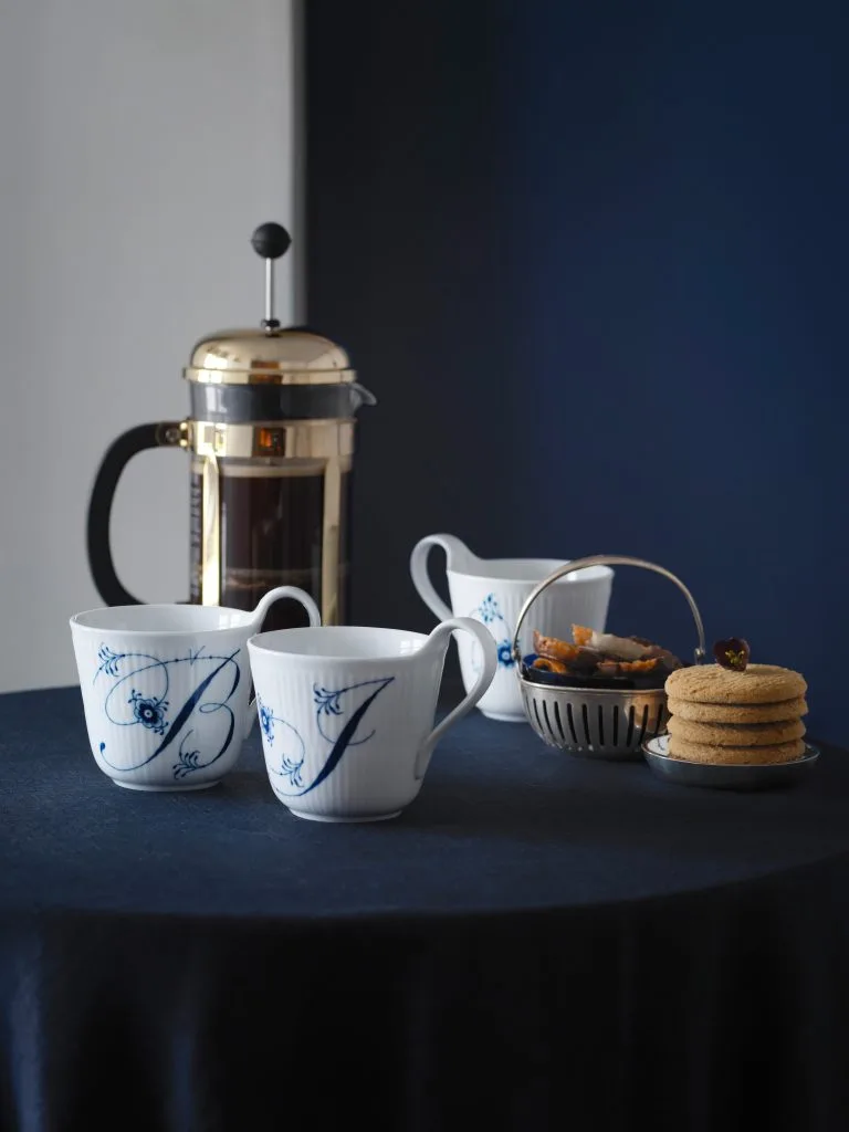 Royal Copenhagen Blue Fluted Plain Alphabet -muki 33 Cl - Image 3